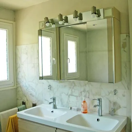 Διαμέρισμα Large Apartment In Antibes Close To The Beach With Terraces And Sea View By Weekome *