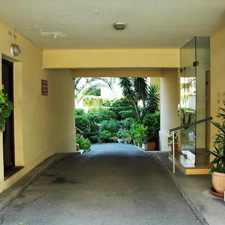 Διαμέρισμα Large Apartment In Antibes Close To The Beach With Terraces And Sea View By Weekome